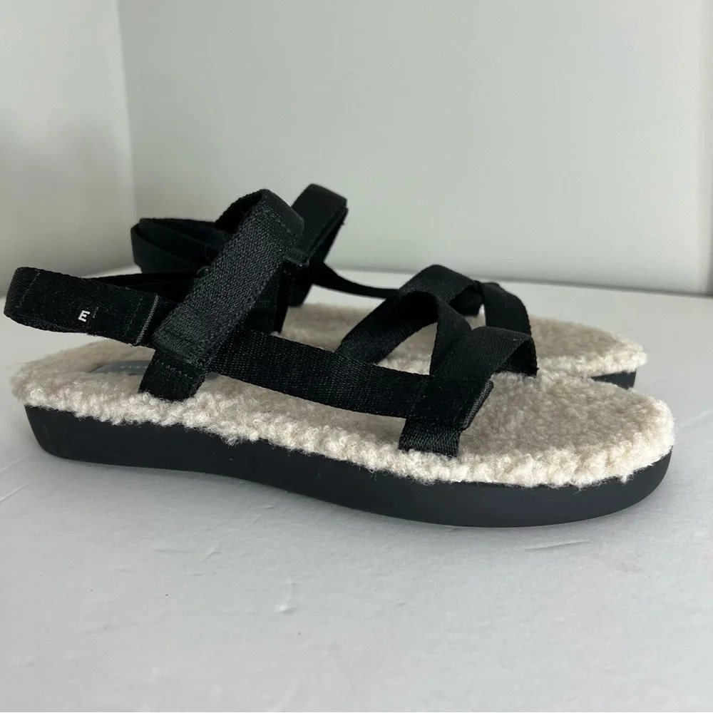 Everlane The Renew Sport Sherpa Fleece Sandal Black Cream Size 9